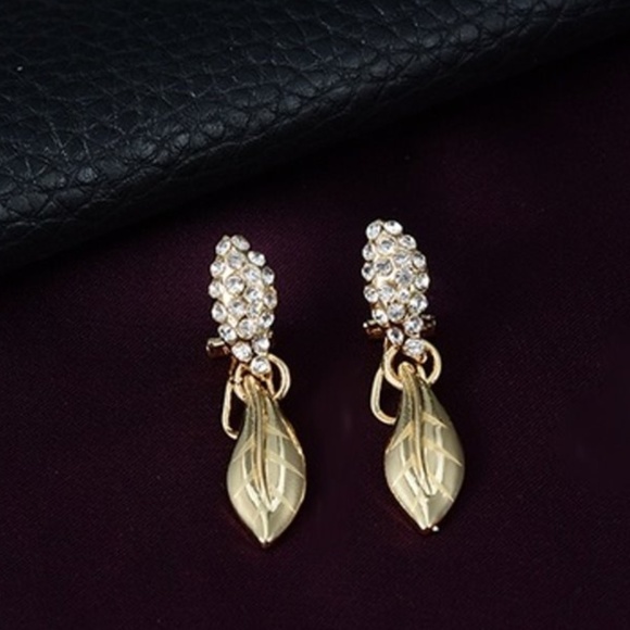 Austrian Crystal Leaf Necklace, Earring & Set - Picture 6 of 6